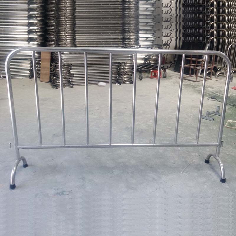 鐵馬護(hù)欄廠家聯(lián)系方式 鐵馬護(hù)欄廠家聯(lián)系方式