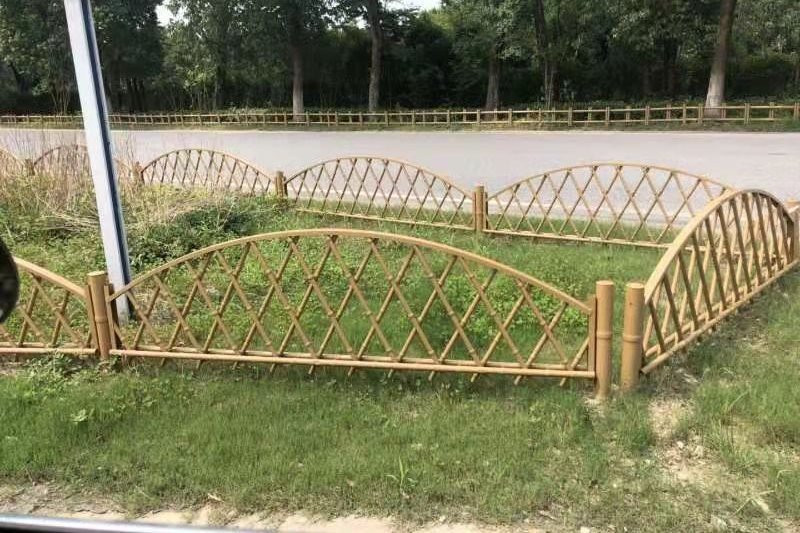 仿竹護(hù)欄廠家聯(lián)系方式 仿竹護(hù)欄廠家聯(lián)系方式